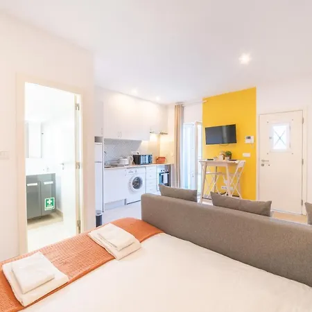 Hill House - No. 599b Daire