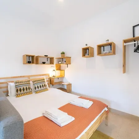 Apartment Hill House - No. 599b Lisbon